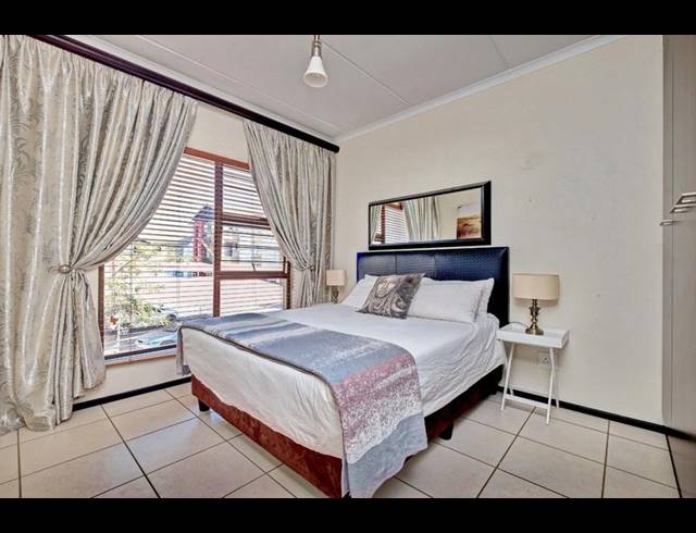 2 BEDROOM APARTMENT FOR SALE IN NOORDWYK